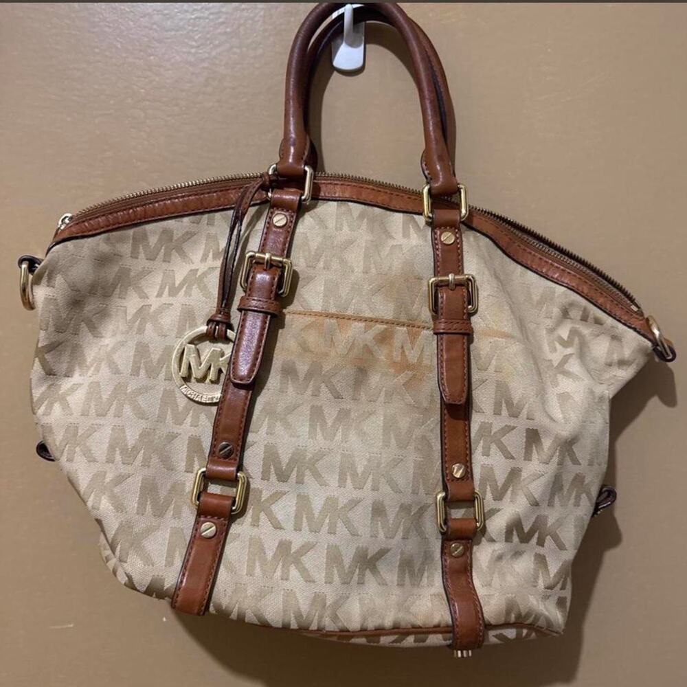 Michael kors signature satchel